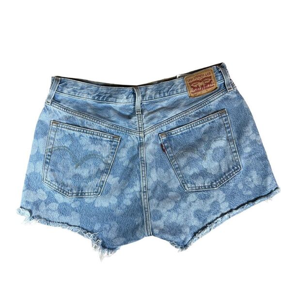 Rare! Levi’s Daisy Bleach Dyed Denim Cut Off Shorts - Picture 1 of 8